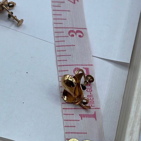 Vintage 1/20 th 12K G.F. Screw back earrings - Picture 5 of 7